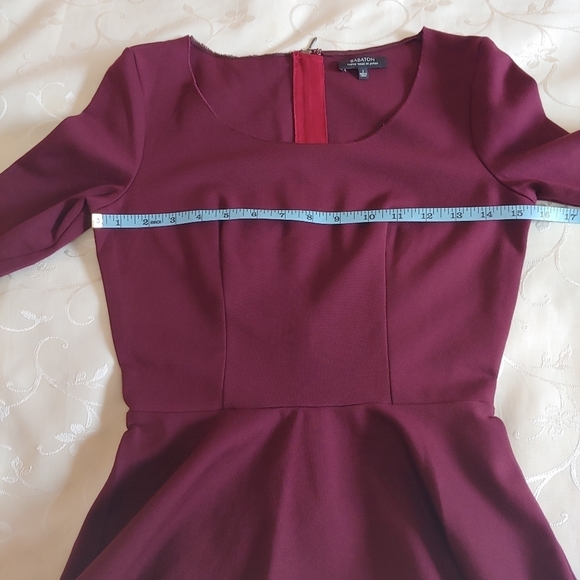 Aritzia Babaton Barrett Peplum Top Burgundy Size 2 - Picture 10 of 13